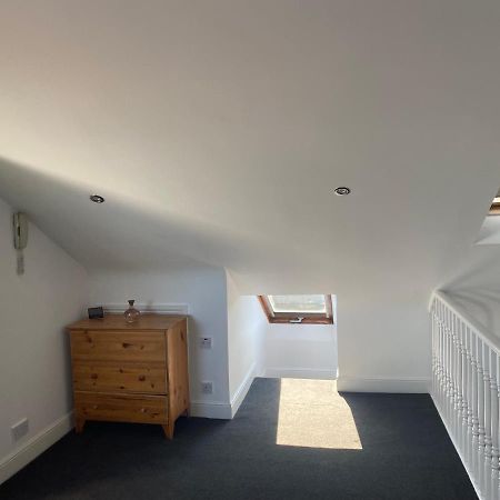 Studio Flat Hatch End Εξωτερικό φωτογραφία