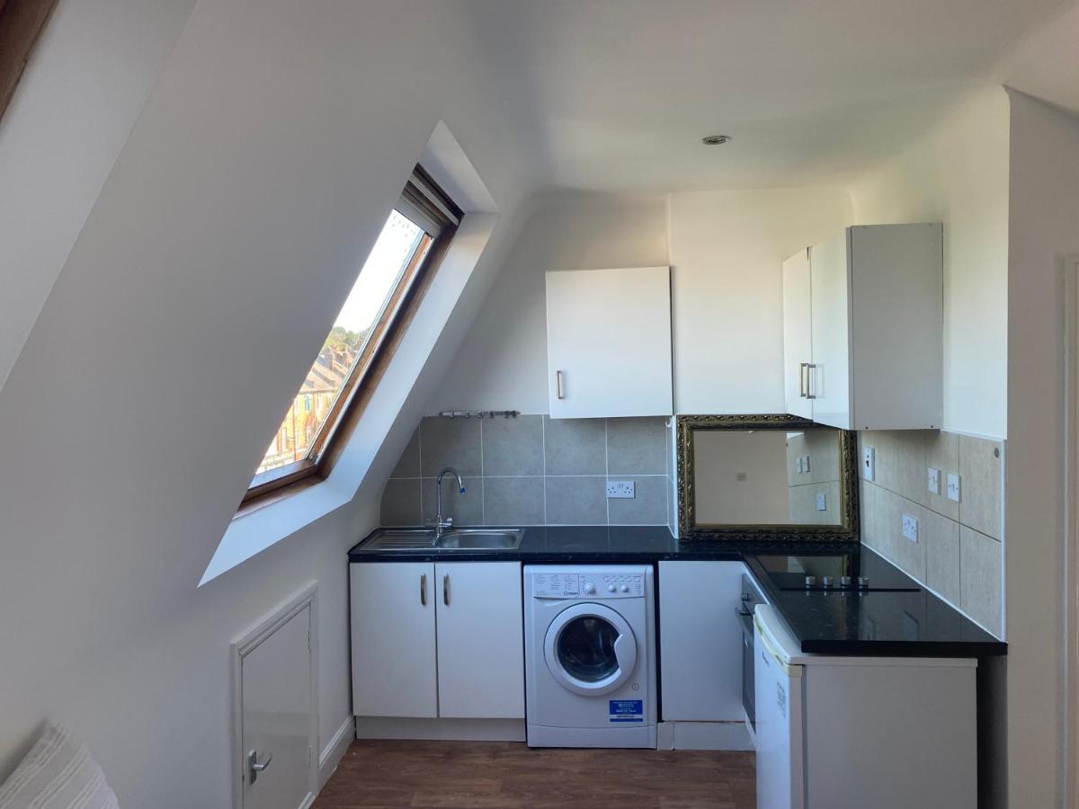 Studio Flat Hatch End Εξωτερικό φωτογραφία