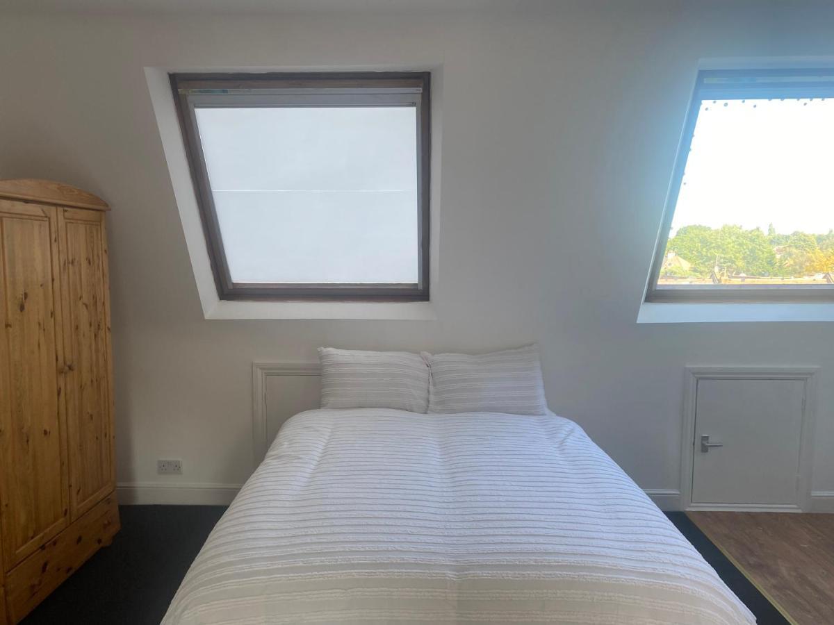 Studio Flat Hatch End Εξωτερικό φωτογραφία